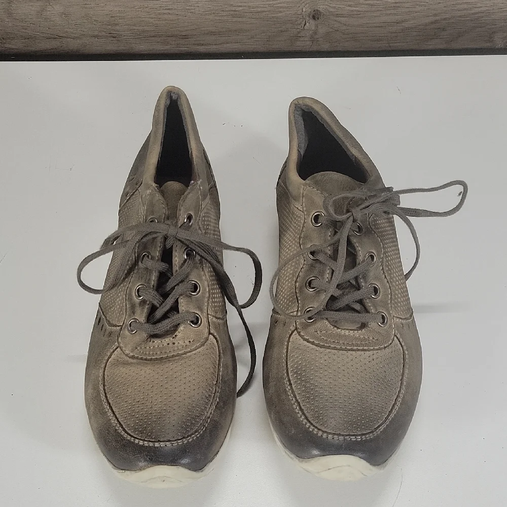 Womens Roan Bed Stu Casual Lace-Up Leather Sneakers in Taupe Brown